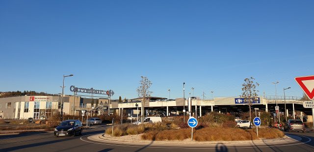 L’entrée d’un hypermarché Carrefour à Cusset (photo d’illustration) L’entrée d’un hypermarché Carrefour à Cusset (photo d’illustration)