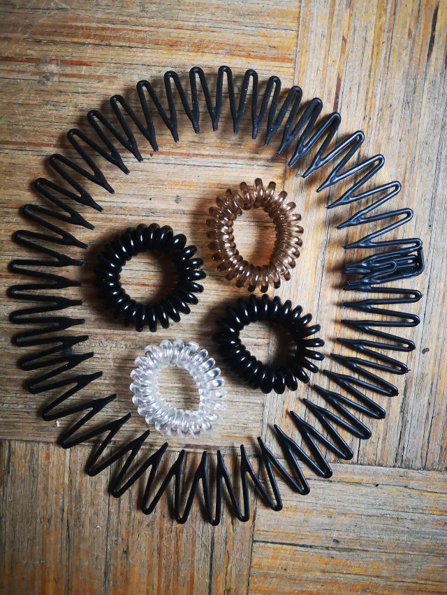 Des élastiques et chouchous pour cheveux (photo d’illustration, il ne s’agit pas du produit rappelé) Des élastiques et chouchous pour cheveux (photo d’illustration, il ne s’agit pas du produit rappelé)