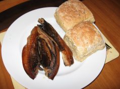 Rappel conso : kippers à la listeria et filets de lieu noir rappelés en poissonnerie Une assiette de kippers, des harengs fumés