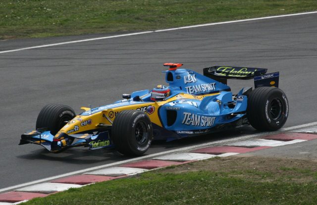 La Renault R25 pilotée par Fernando Alonso en 2005, propulsée par un moteur conçu à Viry-Châtillon (photo d’archives) La Renault R25 pilotée par Fernando Alonso en 2005, propulsée par un moteur conçu à Viry-Châtillon (photo d’archives)