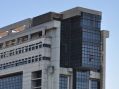 Salaires sous le Smic : Macron demande aux 122 branches concernées de négocier Le bâtiment Colbert du ministère de l’Économie à Bercy, à Paris
