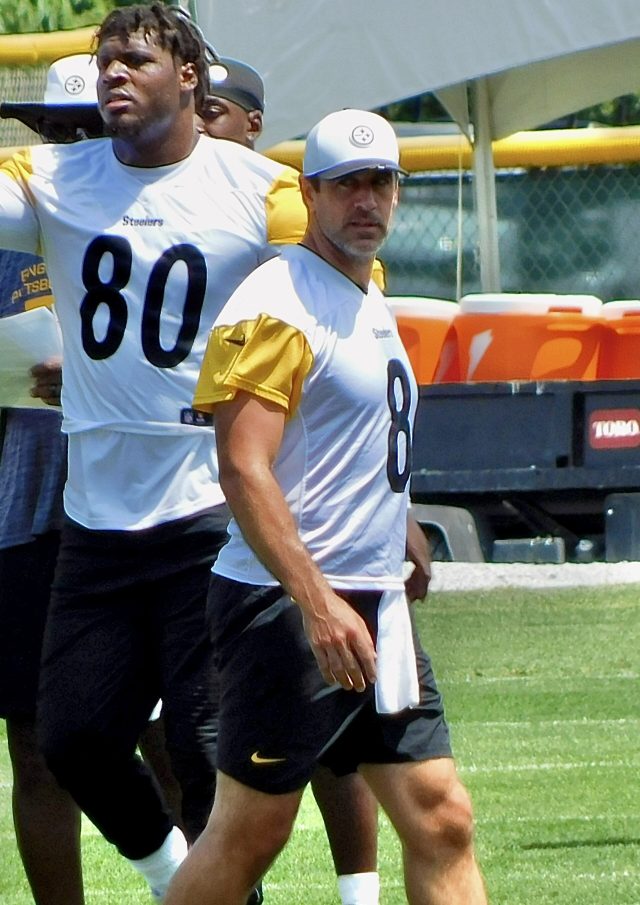 Le quarterback Aaron Rodgers sous le maillot des Pittsburgh Steelers lors d’un entraînement (photo d’archives) Le quarterback Aaron Rodgers sous le maillot des Pittsburgh Steelers lors d’un entraînement (photo d’archives)