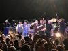 Toto en concert à Paris et Bordeaux en juillet 2027 : dates, prix des billets, billetterie Les musiciens du groupe Toto saluent le public à la fin d'un concert en 2017 (photo d'archives)