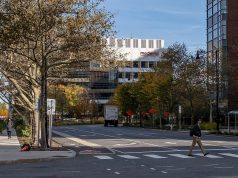 Mélanome : le vaccin ARNm personnalisé de Moderna et Merck réduit de 42 % le risque de récidive ou de décès, un dossier d’autorisation en vue Le siège de Moderna à Cambridge, dans le Massachusetts (photo d’archives)